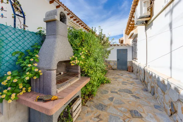 Precio bungalow con jardin y piscina comunitaria en urbanizacion lago jardin ii (los balcones) Torrevieja — 15