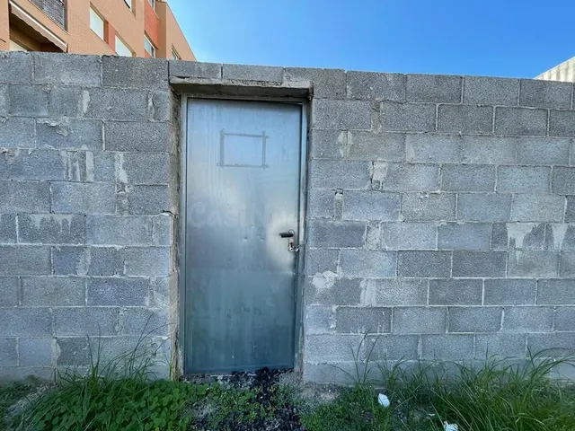 SUELO URBANO CON OBRA PARADA EN CONSTANTI - foto 2