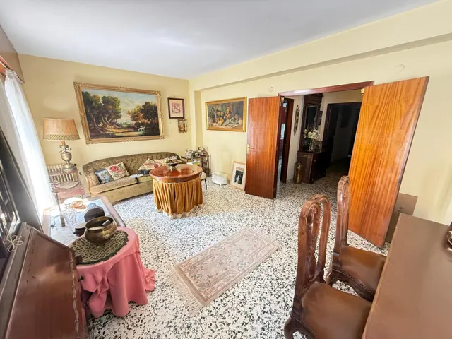 PISO DE LUJO EN BARRIO DE SANTA CRUZ — 30