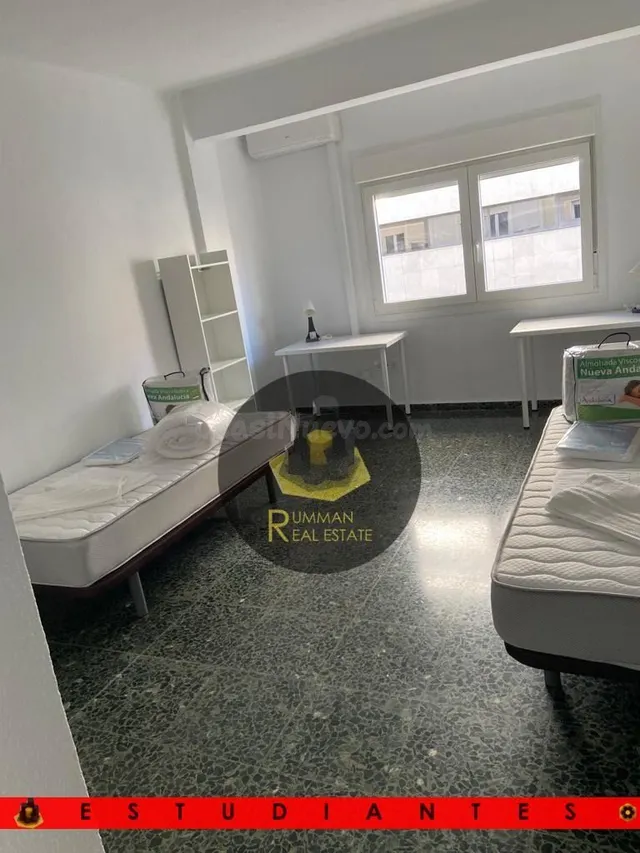 EST/ TRAB. Estupendo piso para ESTUDIANTES con SEIS dormitor - foto 2