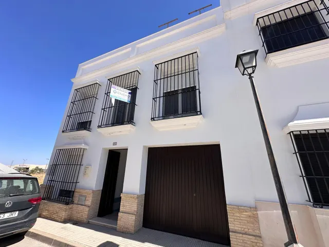 CASA EN LA PUEBLA DE CAZALLA — 43