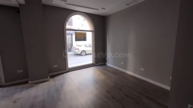 ESTUPENDO LOCAL COMERCIAL CENTRICO EN CALLE PADILLA - foto 4