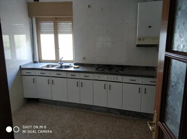 PISO EN EL CENTRO, 100 M2, 4 HAB., SALÓN, COCINA, BAÑO, ASEO, 1º SIN ASCENSOR. — 2