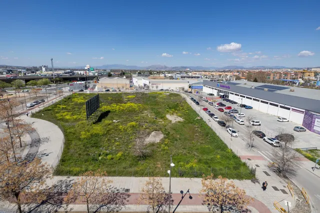 Ático Dúplex Reformado con Terraza de Ensueño en Armilla — 24