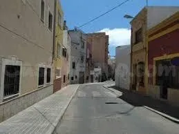 VIVIENDA UNIFAMILIAR ADOSADA OCUPADA POR PERSONA SIN JUSTO T - foto 2