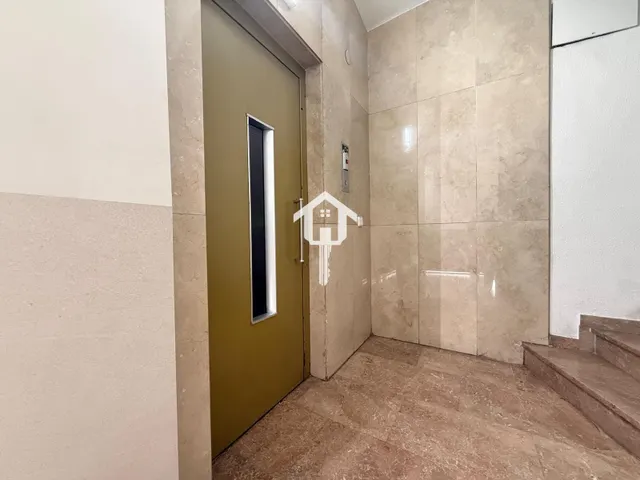 Espectacular piso de 138m2 con 4 habitaciones y ascensor en centro de Alicante — 26