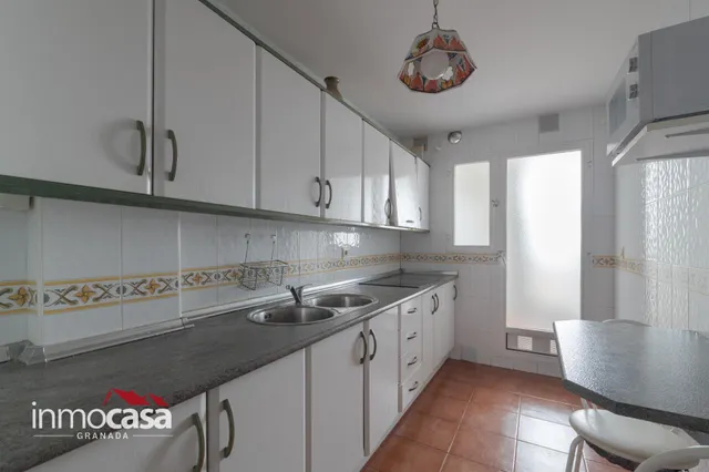 Se Vende amplio piso en  zona Villarejo, con Terraza y Vistas Despejadas — 27