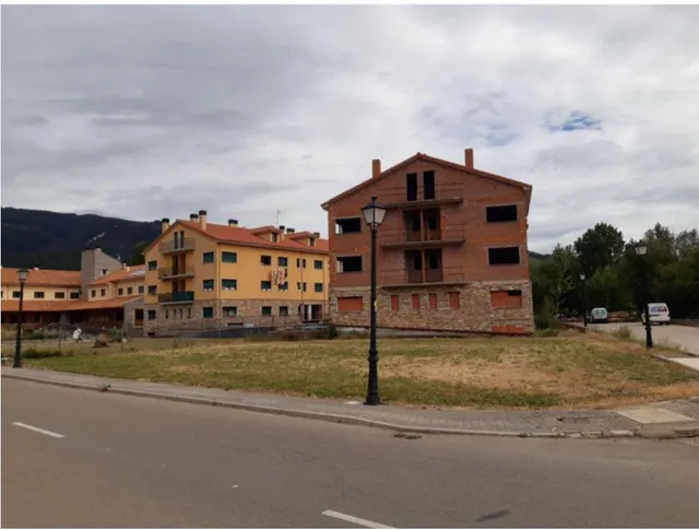 EDIFICIO EN construcción EN BOÑAR — 5
