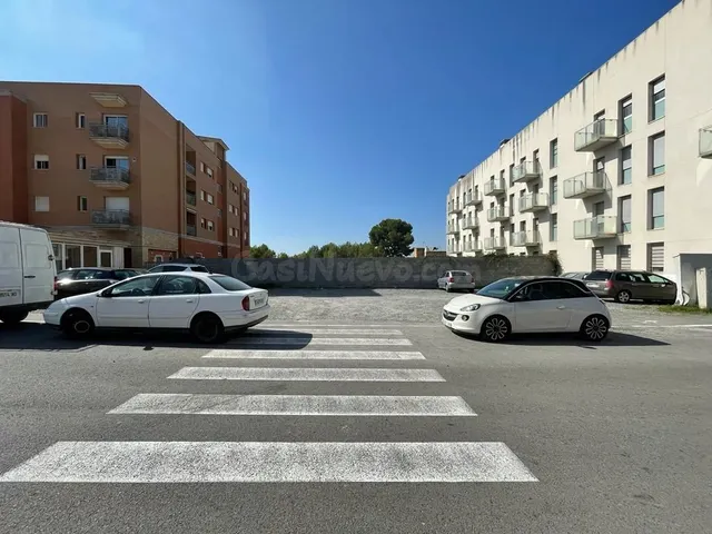 SUELO URBANO CON OBRA PARADA EN CONSTANTI - foto 3
