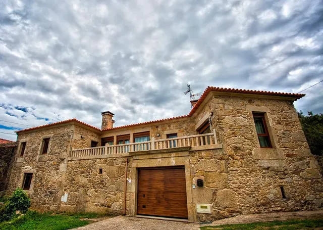 Casa con terreno y piscina - foto 2