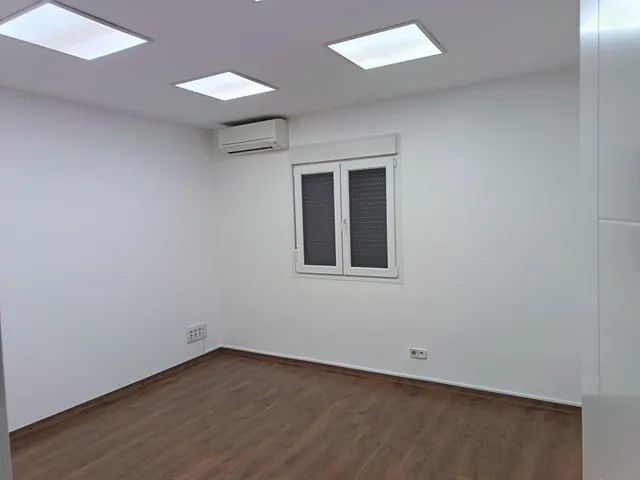 Amplia oficina de 185 m2 con 8 despachos en pleno centro de Palma — 8