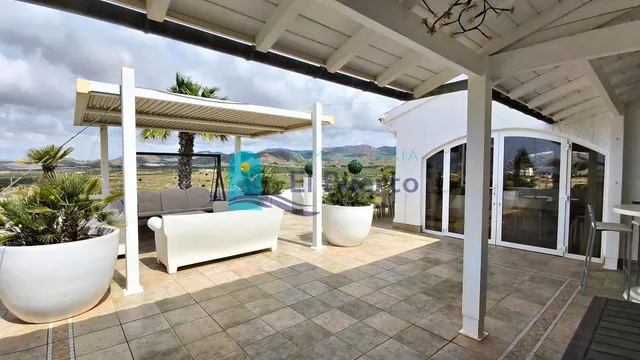 ESPECTACULAR CHALET CON VISTAS AL MAR EN ISLA PLANA – REF 17 - foto 4