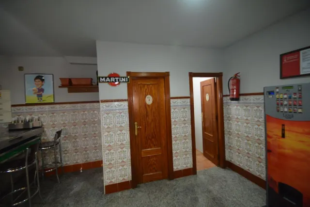 ¡¡ Gran oportunidad de negocio !! Venta de dos locales comerciales, opción a compra o traspaso. — 9