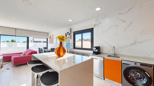 Amplia VILLA de nueva construcción con piscina privada en San Pedro del Pinatar — 12