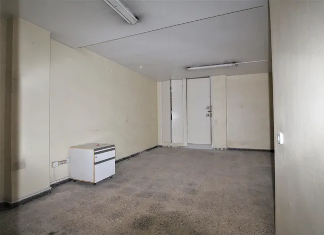 Local en venta Hospitalet del Llobregat — 8