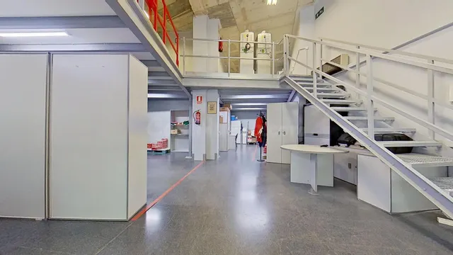 ¡OPORTUNIDAD ÚNICA! Local Comercial de 97m2 en Venta en Sant - foto 4