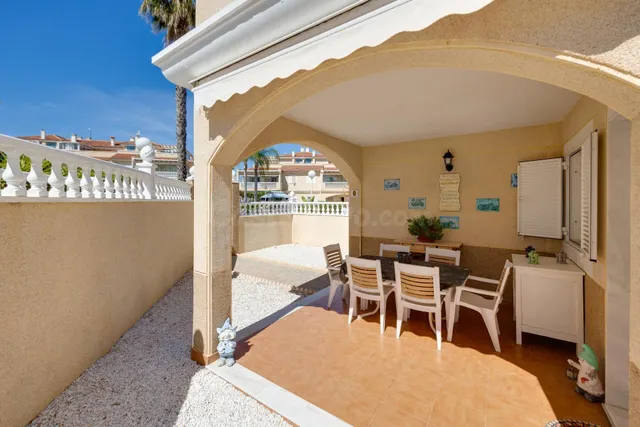 Tu rincón en la Costa Blanca: Adosado listo para disfrutar e - foto 4