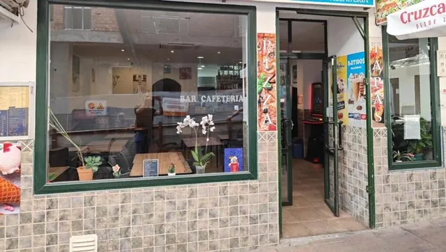 SE VENDE LOCAL DE RESTAURACIÓN EN PLENO FUNCIONAMIENTO EN ES - foto 2