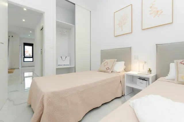 VILLA DE NUEVA CONSTRUCCIÓN DE 3 DORMITORIOS EN TORREVIEJA — 28