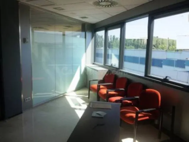 Alquiler de oficina en Polígono de Agustinos de 190 m2 útile - foto 2