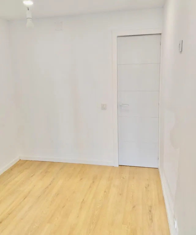 Piso reformado de 1 dormitorio en el edificio playmon f, con piscina y vistas despejadas en Benidorm — 10