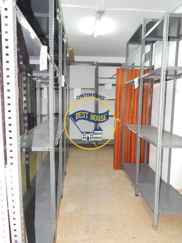 EXCELENTE LOCAL COMERCIAL POR TAMAÑO Y UBICACIÓN EN ONTINYENT. — 31