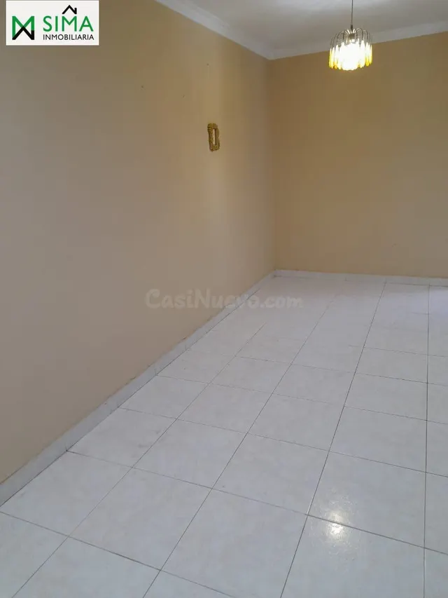 SE VENDE CASA DE 3 NIVELES UBICADO EN EL BARRIO DE CRESPO - foto 3