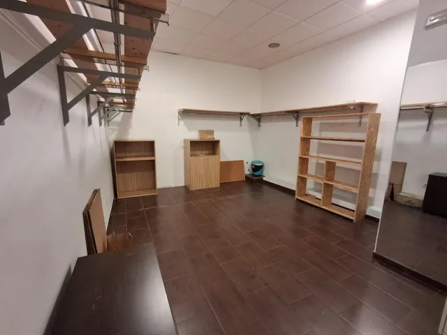 Local comercial ideal en la Galería Cambre  | Espacio versátil y céntrico para tu negocio — 14