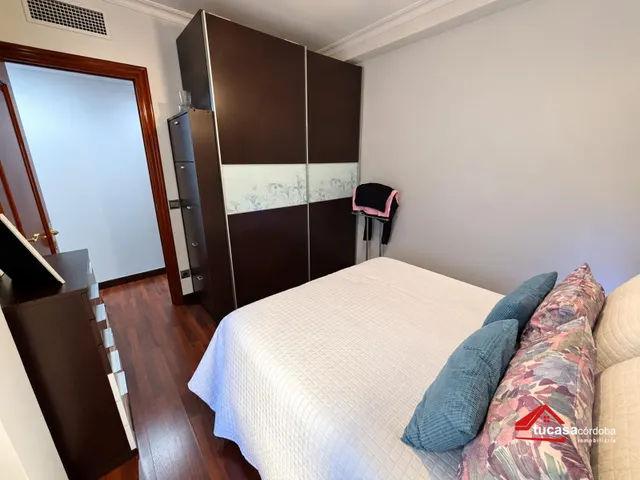 Piso de 2 habitaciones dobles con terraza y ascensor en fátima — 11