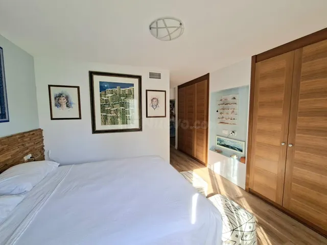¡Exclusiva planta baja con jardín privado en Camp de Mar! ✨ - foto 3