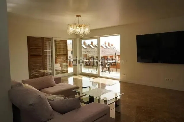 Chalet independiente con piscina - foto 3