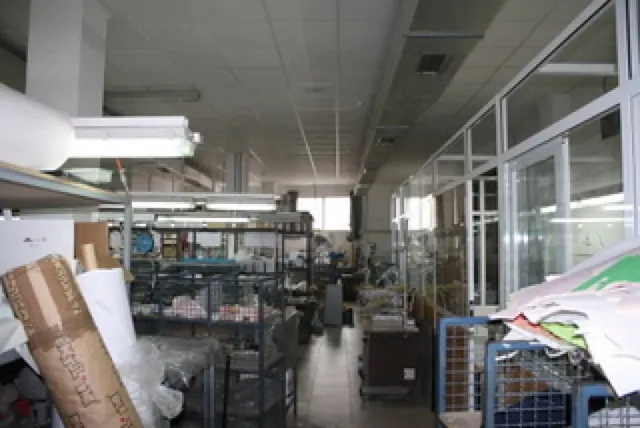 ¡¡¡ PRECIO REBAJADO !!! Local comercial en planta baja de 432 m2. — 4