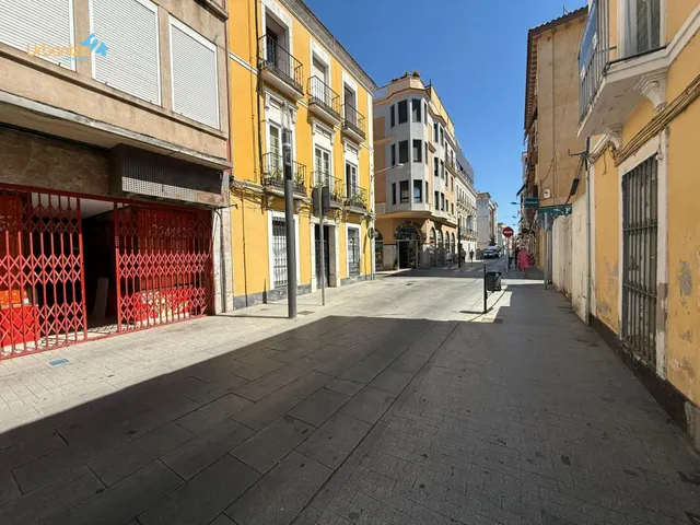 Local comercial en el centro de Badajoz — 2