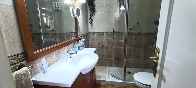 CASA DE 3 PLANTAS CON GARAJE Y PISCINA PRIVADA — 28