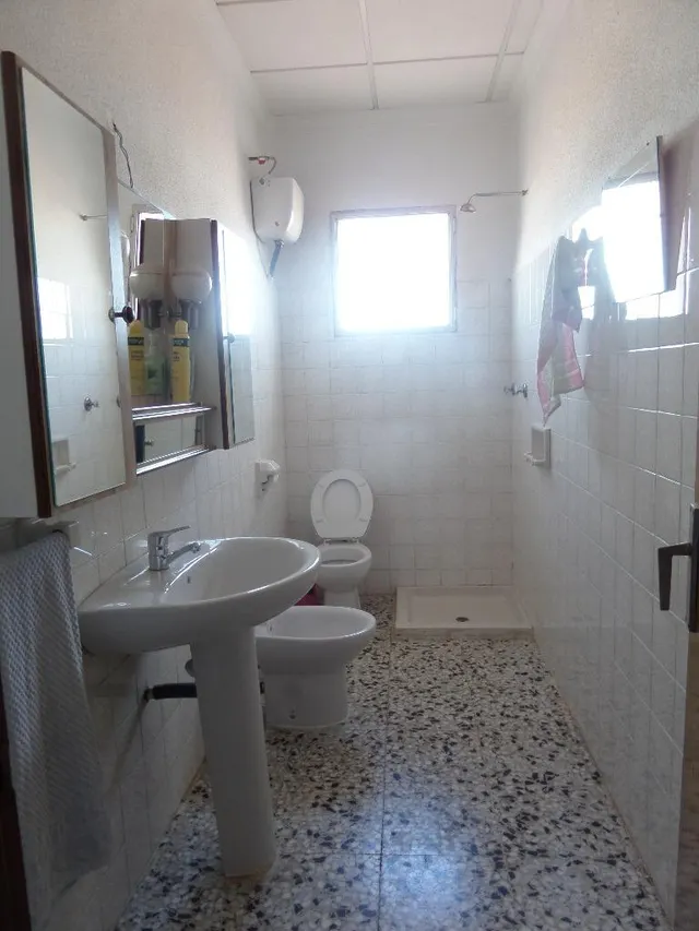 Fantástico restaurante de 370 m2, vivienda  2 plantas de 400m2 y terreno rústico de 6.912m2 LA GUIA — 28