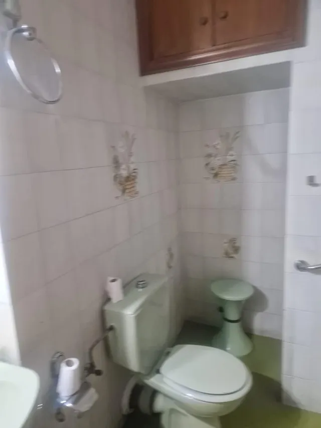 Piso exterior en esquina con ascensor, 3 dormitorios y terraza – Av. Barcelona — 12