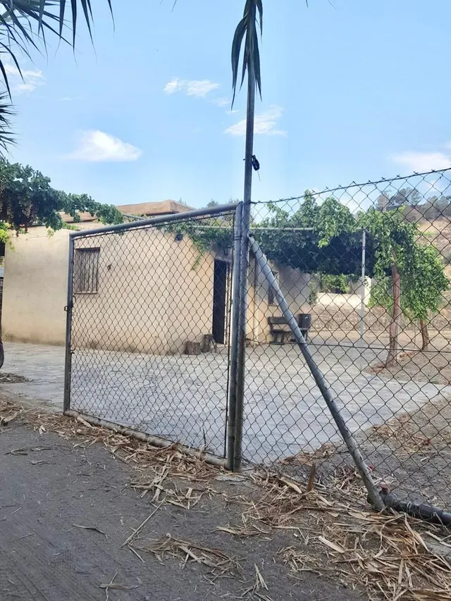 FINCA CON CORTIJO — 9