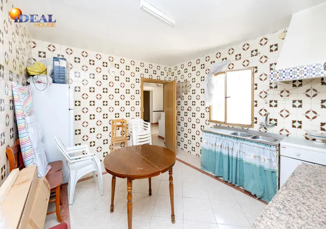 ¡CASA EN UNA SOLA PLANTA, CREA TU VIVIENDA IDEAL EN ALBOLOTE! Casa en una sola planta con patio, garaje y un gran potencial. — 7