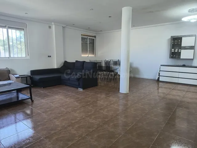 ALQUILER DE EXCELENTE CASA DE CAMPO CON 5 GARAJE - foto 4