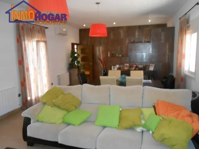 CHALET DE LUJO, 1000 m de parcela, 4 DOR,3 BAÑOS, PIS EXCELENTENTES CALIDADES A 200 m DE LA PLAYA!! — 15