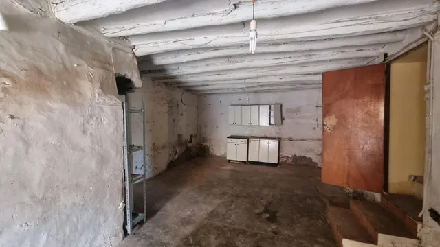 Casa en venta en Aguarón. — 18