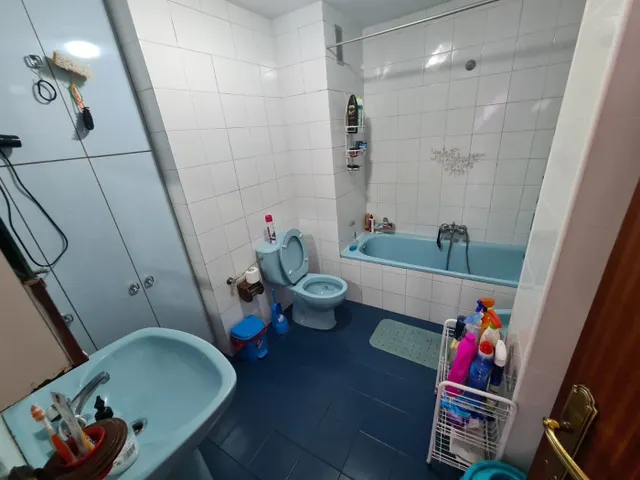 SE VENDE AMPLIO PISO EN VALENCIA DE DON JUAN, COCINA, SALÓN,3 HAB., BAÑO, TERRAZA — 17