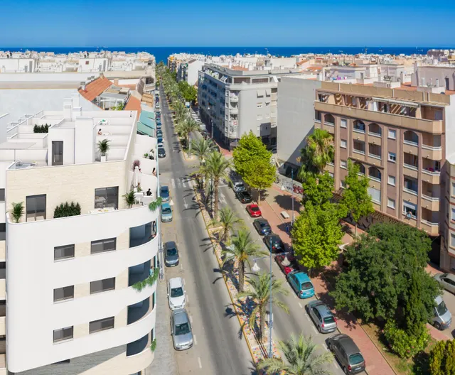 Ático de 2 dormitorios con vistas al mar en un nuevo complejo residencial en Torrevieja. — 17