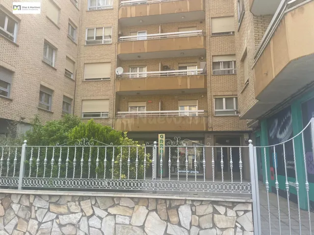 LOCAL ACONDICIONADO DE 850 M MAS 300 M DE PATIO - foto 3