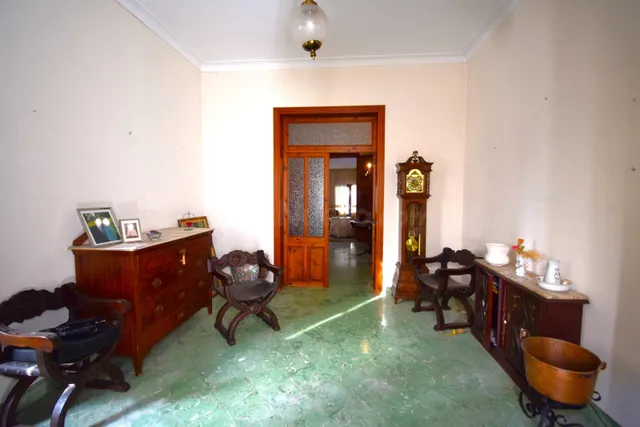 Casa de pueblo con patio y garaje en Muro - foto 2
