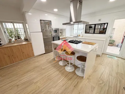 FANTÁSTICA CASA REFORMADA  EN PLENO CENTRO