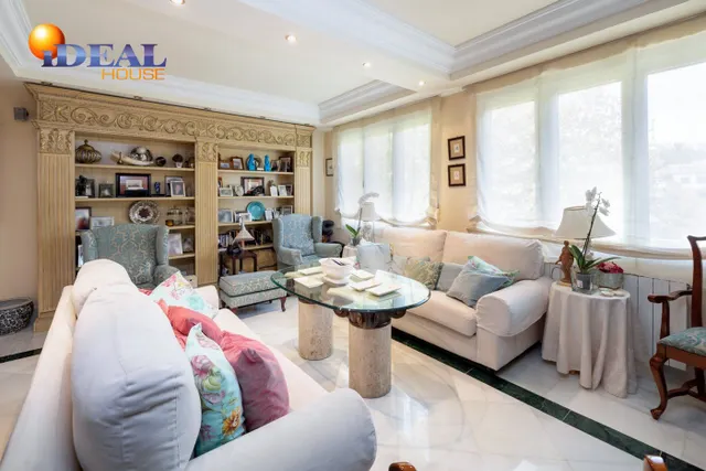 FANTASTICA CASA EN PLAZA DE LOS LOBOS — 6