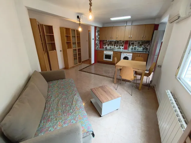 Piso de 53m2 útiles. Distribuido en dos dormitorios, salón, cocina y baño — 6