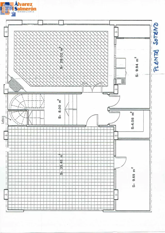 CHALET ADOSADO EN ZONA LA CALETA — 48