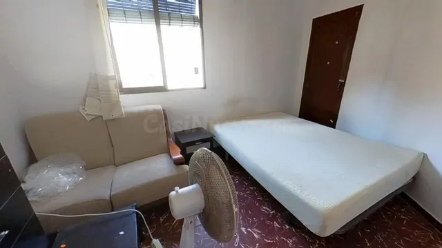 Vivienda de 3 habitaciones para reformar con gran potencial  - foto 4